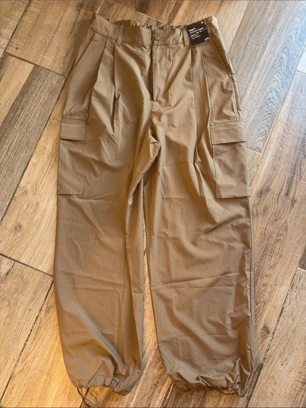 Women's GapFit Cargo Pants in Tan - Lightweight Utility Style